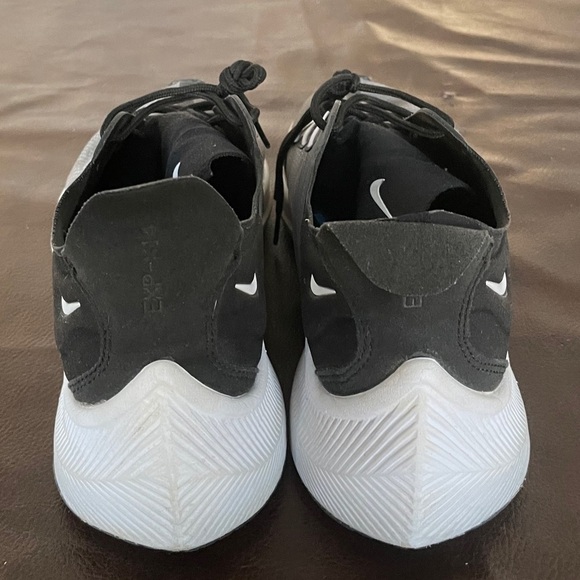 Nike Future Fast Racer Trainers In Black - Picture 6 of 8